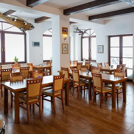 Kikity Siedlisko Z Ladowiskiem Hotel Kolno (Warmian-Masurian)